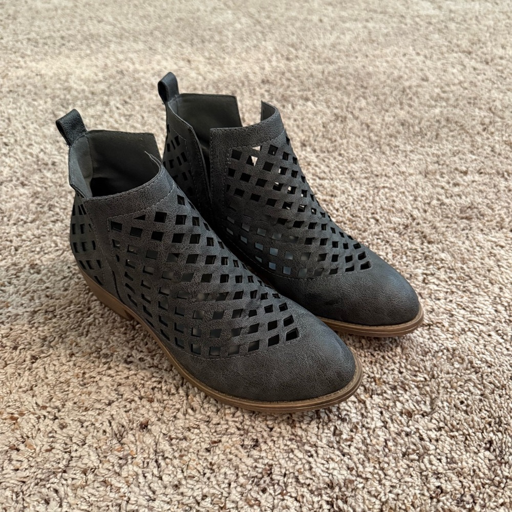 Journee Collection Charcoal Black Ankle Booties with Textured Design